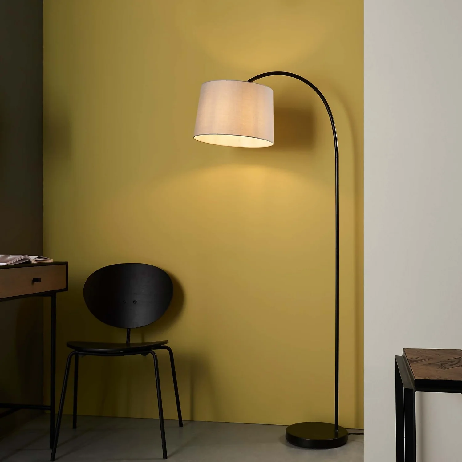 Morten Floor Lamp - Black 3 Morten Floor Lamp - Black